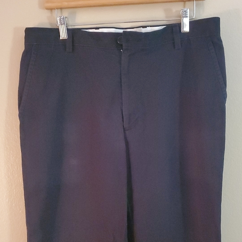 Dockers Men's Elegant Black Dress Pants - Picture 4 of 13